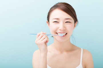 インプラント治療後の歯磨き粉は何を選ぶべき？