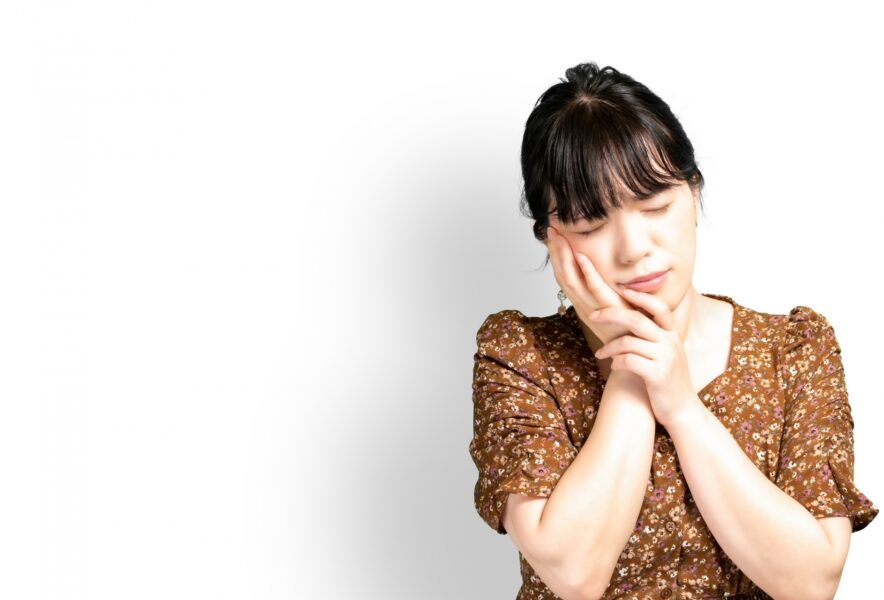 インプラント治療は体調不良になったら延期すべき？対処法と治療前の過ごし方も解説