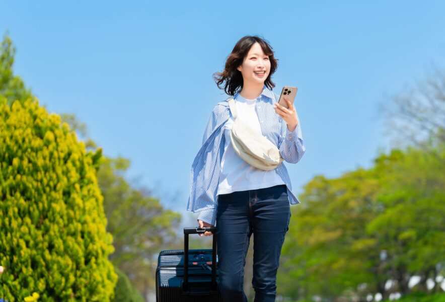 インプラント手術後は旅行してよい？旅行中のケア方法や注意事項も解説