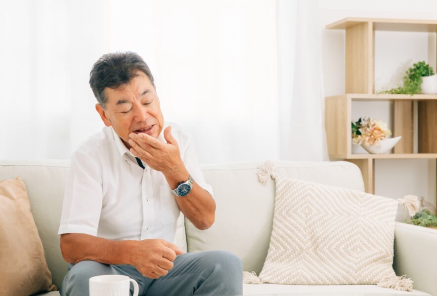 インプラント治療には味覚障害のリスクがある？原因や予防法も解説
