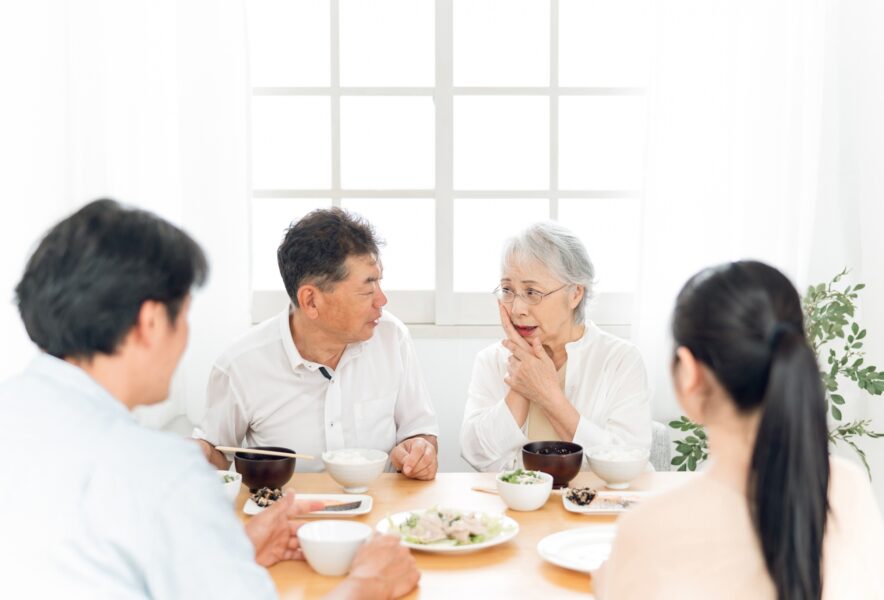 サイナスリフト術後の食事はどうする？食事以外の注意点や術後に起こりやすいトラブルを解説